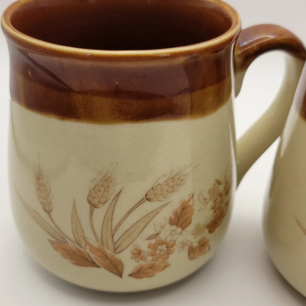 1970s Mug with Wheat and Flower Design. Stoneware. MADE IN JAPAN. - Picture 2 of 8